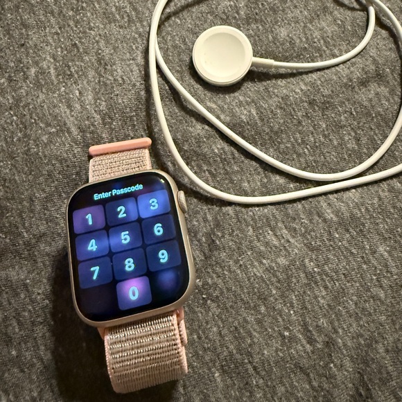 Apple Watch Series 8 - Picture 1 of 5